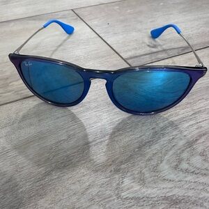 Ray-Ban Erika Classic Frame in a metallic /blue mirrored lens